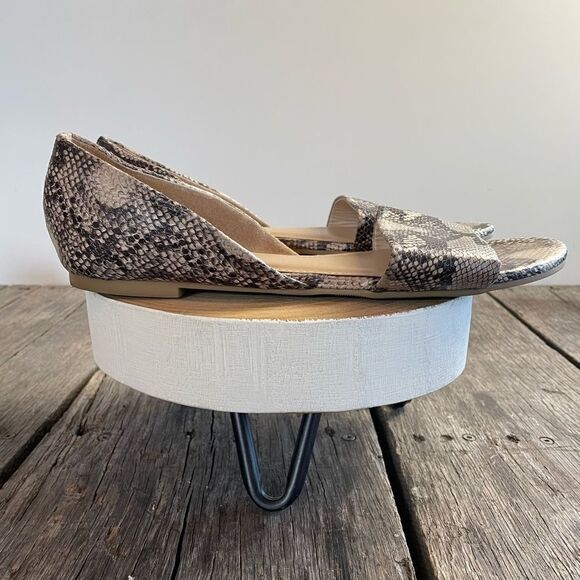 JustFab Chic & Go Faux Snake Skin Flats Size 11M EUC - Picture 4 of 8